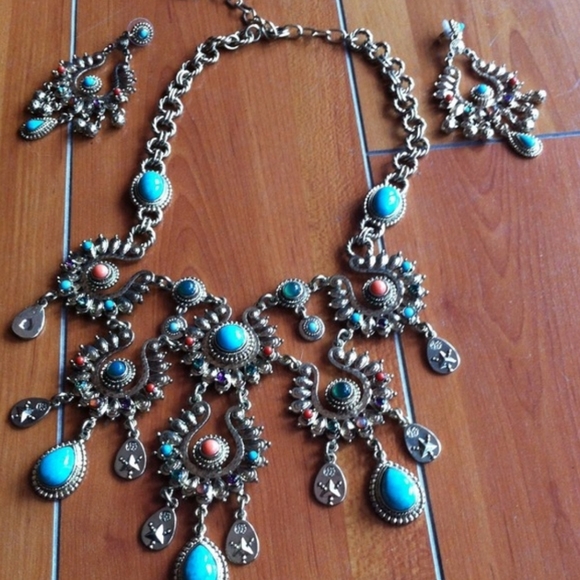 Jewelry - Wedding Set.. Necklace & Earrings- Gold-toned with Multicolor Stones-Set